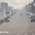 Xoxotinha atropela motoqueiro otaCU que corria pra assistir desenhos china